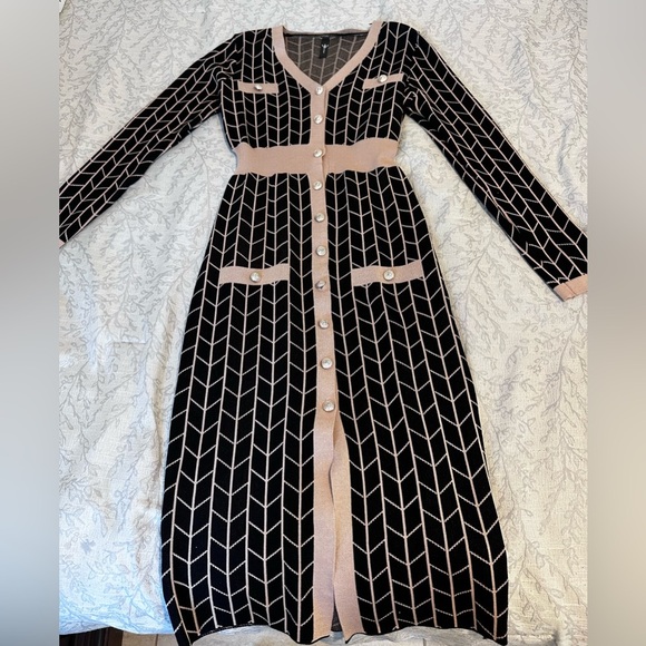 Elegant dress for women - Picture 2 of 4